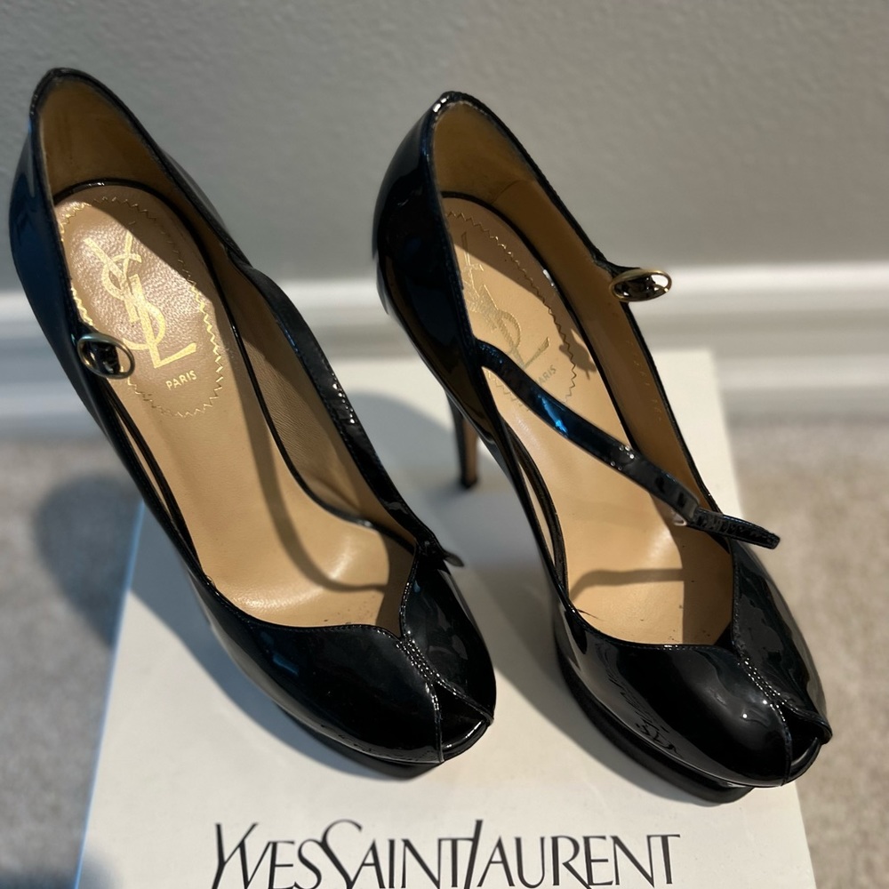 YSL Tribute Pump, Size 36.5